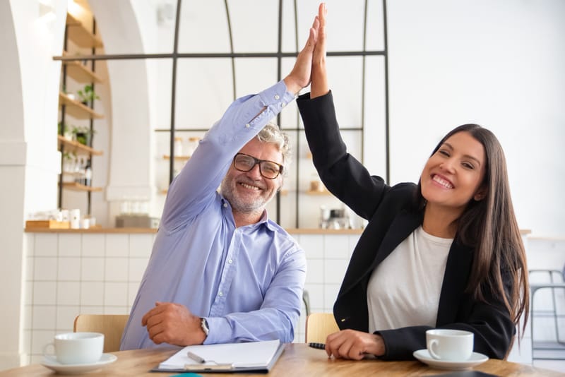 Transformando Ambientes de Trabalho para Profissionais 40+: ESG Inclusivo