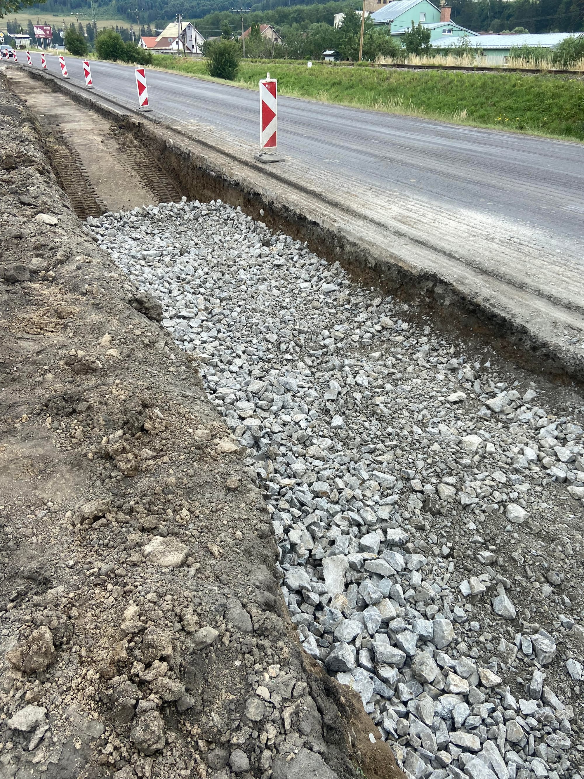 Rozširovanie hlavnej cesty Krásna Hôrka