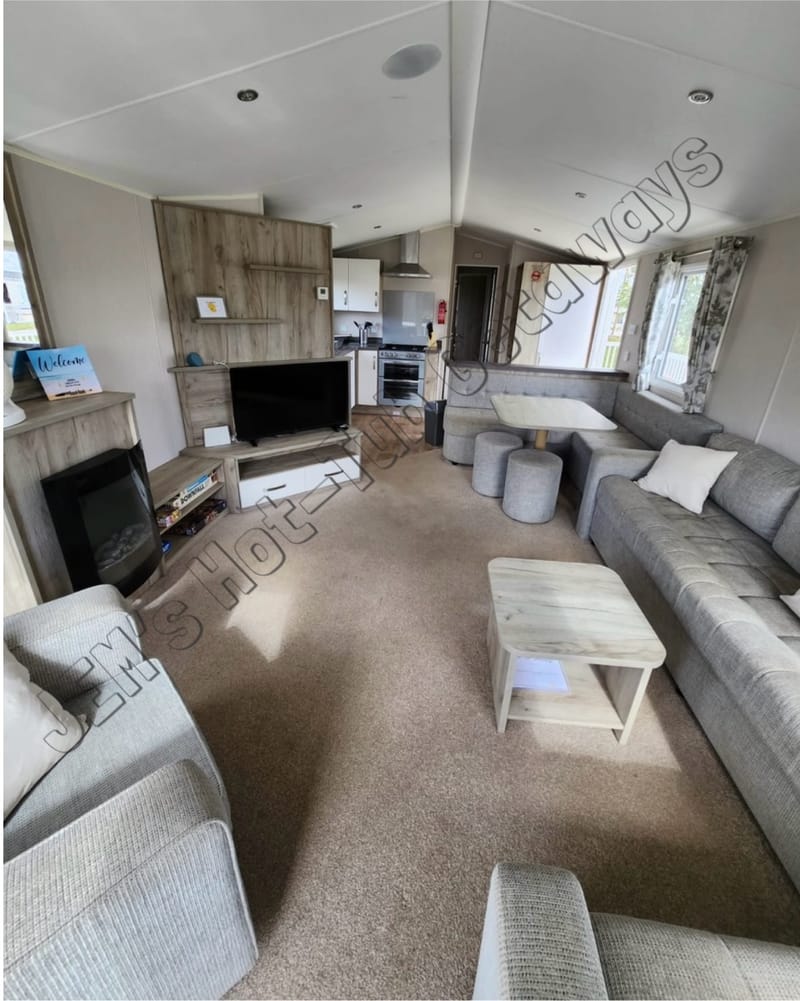 Spacious 6 &amp; 8 Berth Holiday Homes