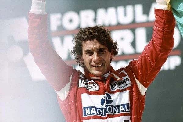 Além das pistas: minha homenagem pessoal para Senna