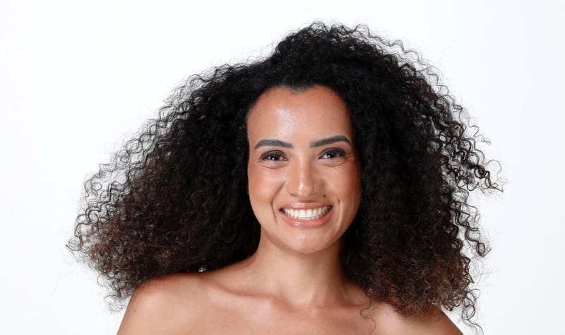 A VERSATILIDADE E O TRABALHO DE PATRÍCIA OLIVEIRA