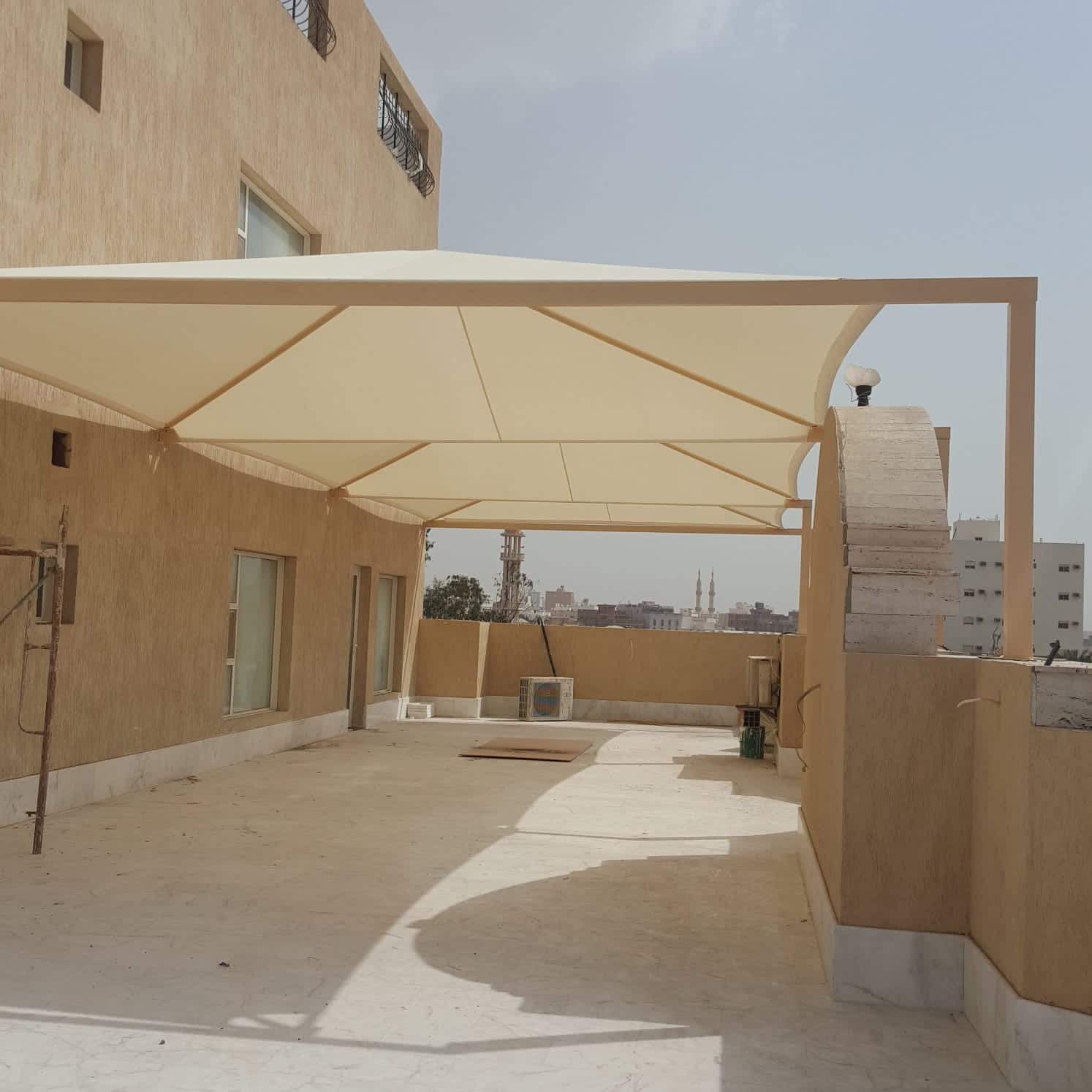 لدينا جميع انواع واحجام المظلات في جدة 0551095970