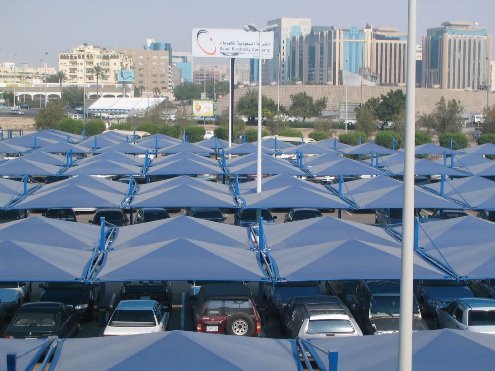 لدينا جميع انواع واحجام المظلات في جدة 0551095970