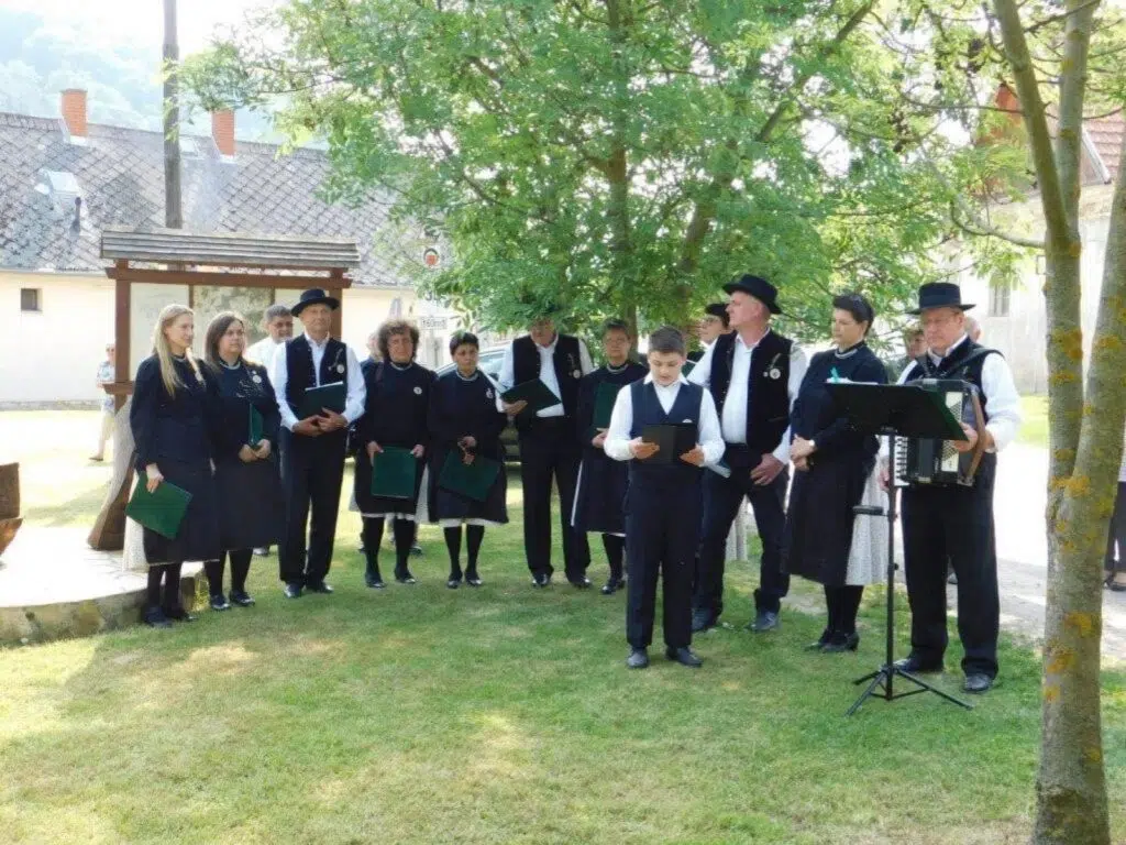 Heimatklang aus Waschludt - hazai dallamok
