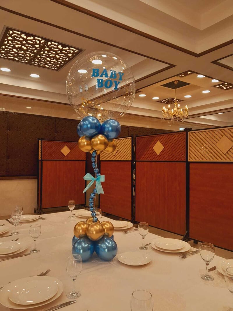  סידורי השולחן שלנו בבלונים הם הדרך המושלמת לקשט את האירוע, בלונים שיוצרים אווירה ייחודית, מתאימים לכל אירוע, ומשדרגים את חוויית האירוע לרמה חדשה של אלגנטיות וסטייל 