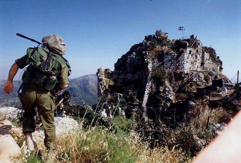 מוצב בופור בדרום לבנון, 2000 | Beaufort outpost in south Lebanon, 2000