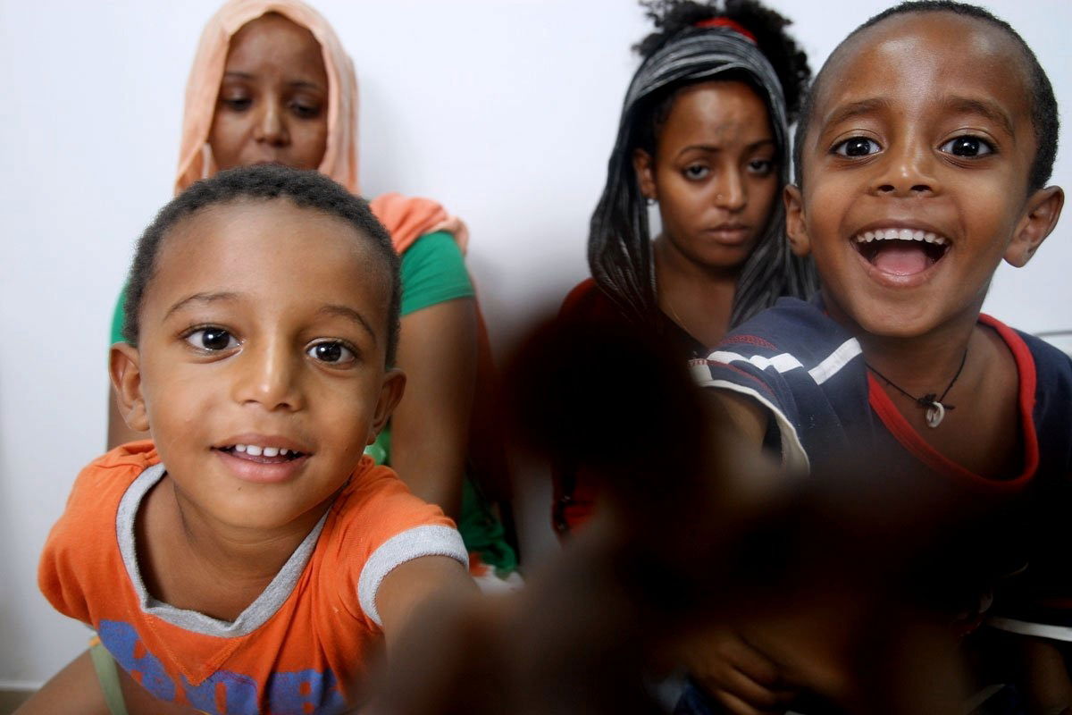 פליטים מאפריקה לישראל בית הסוהר סהרונים | Refugees from Africa to Israel in Saharonim prison