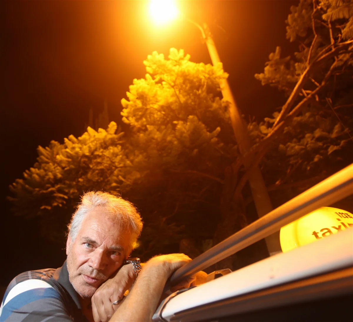 דודי אלטרזון, בן 65, אב לחמישה וסב לחמישה, מתגורר בחיפה.