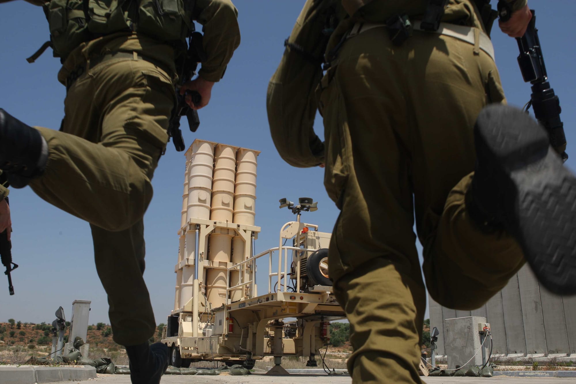 תרגיל של לוחמי חיל האוויר לתפעול טיל החץ | A drill of The anti-ballistic missiles (The Arrow or Hertz) fighters