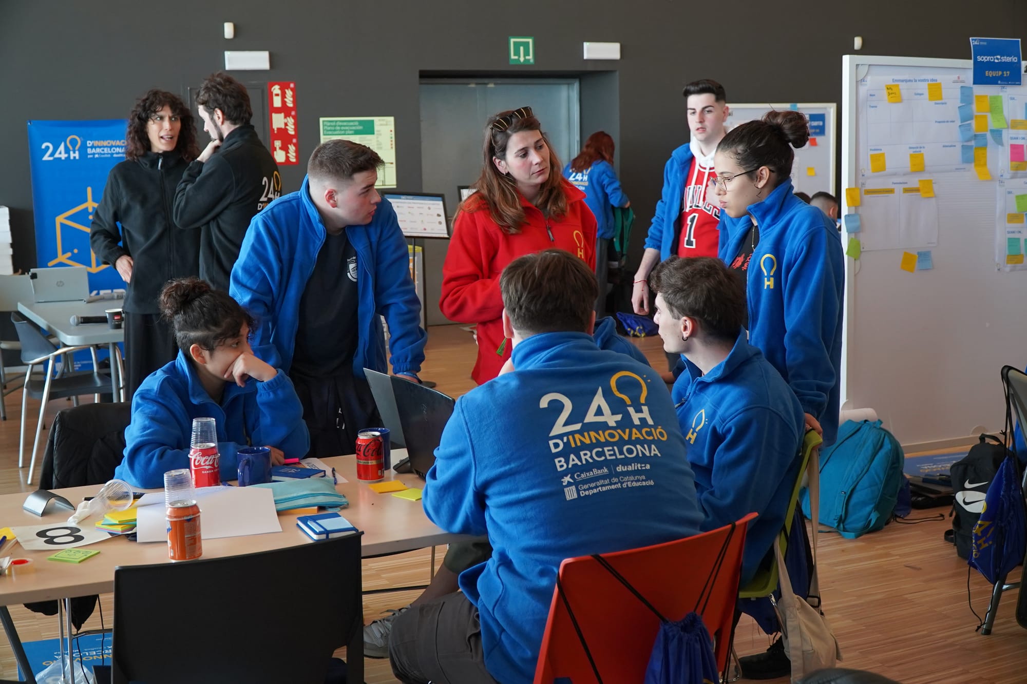 Las iniciativas para Estrella Damm y Ametller Origen ganan el 24H Innovación BCN CaixaBank Dualiza