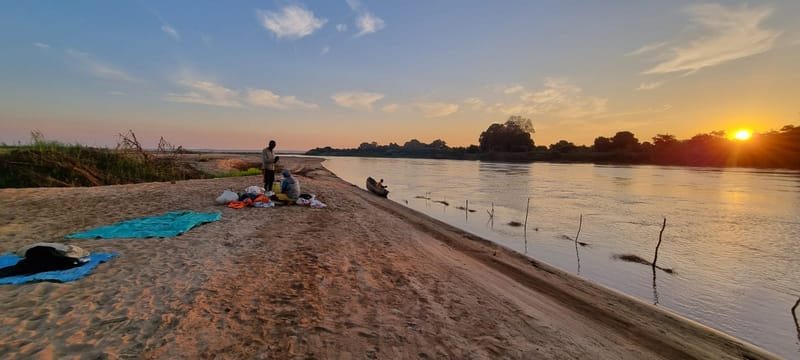 Fleuve Tsiribihina - Tsingy de Bemaraha - Baobabs - Plage