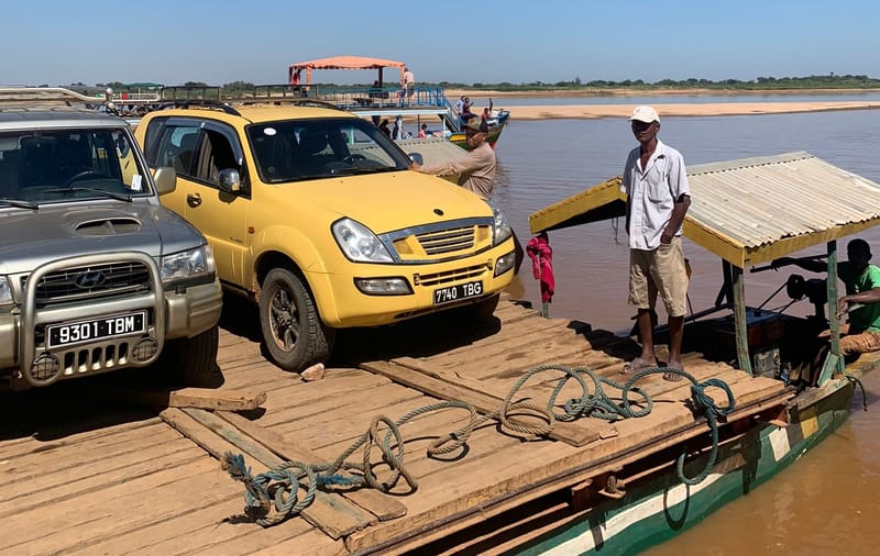 Fleuve Tsiribihina - Tsingy de Bemaraha - Baobabs - Plage