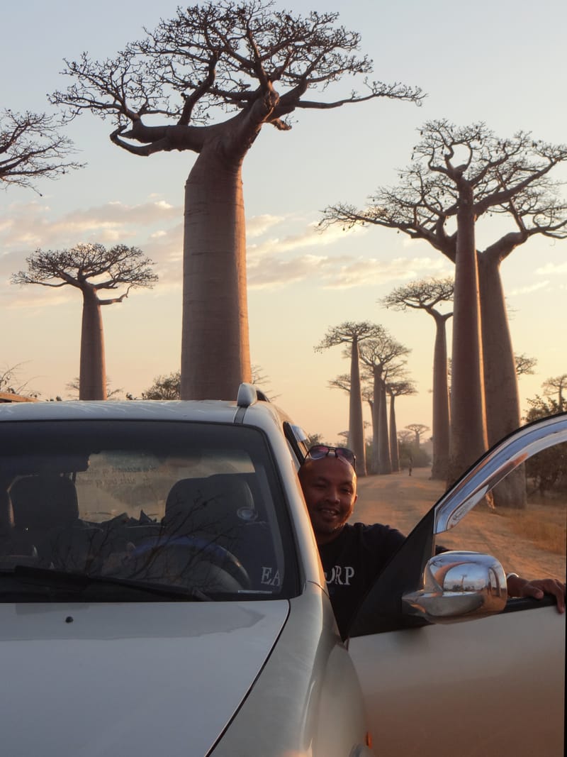 Fleuve Tsiribihina - Tsingy de Bemaraha - Baobabs - Plage