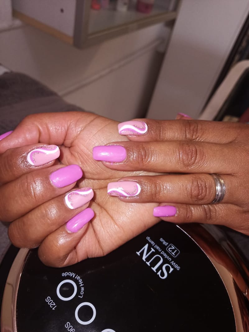 Nails and eyebrow Wax