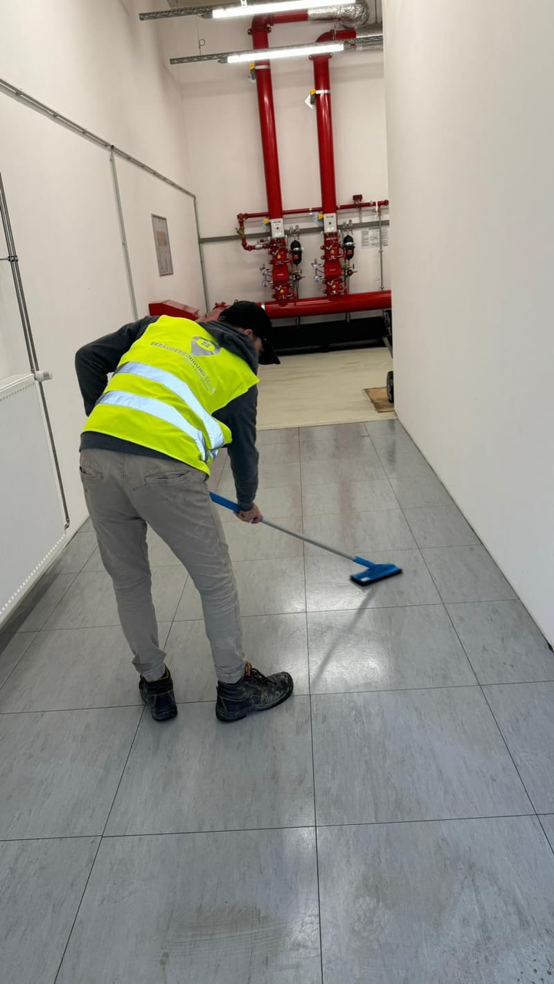 GRUND &amp; BAUSCHLUSSREINIGUNG