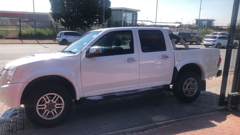 Isuzu KB 300D-Teq Double Cab LX
