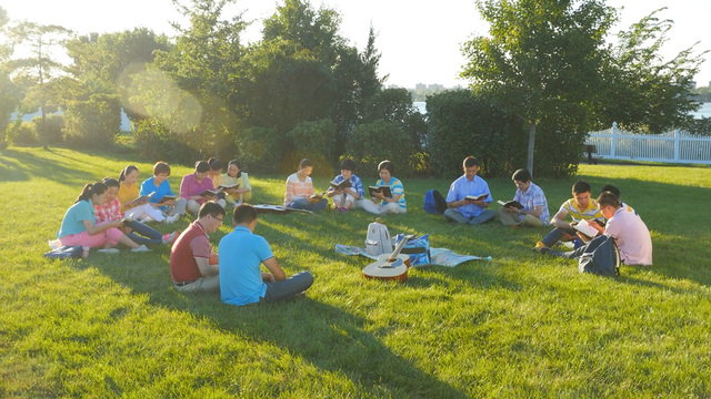 Jewish Music | איש לא רוצה להבין את אלוהים באופן פעיל