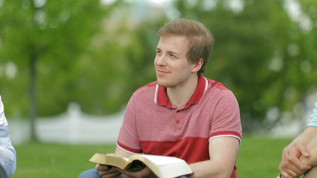 Hebrew Worship Music | חשיבותם של דברי האל