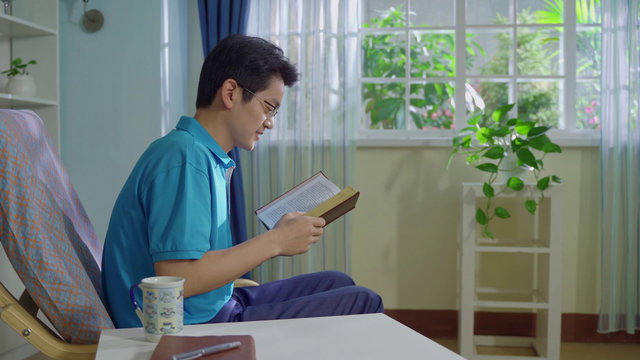 דברי חיים | 'ההבדל בין כהונת האל בהתגלמותו וחובת האדם'