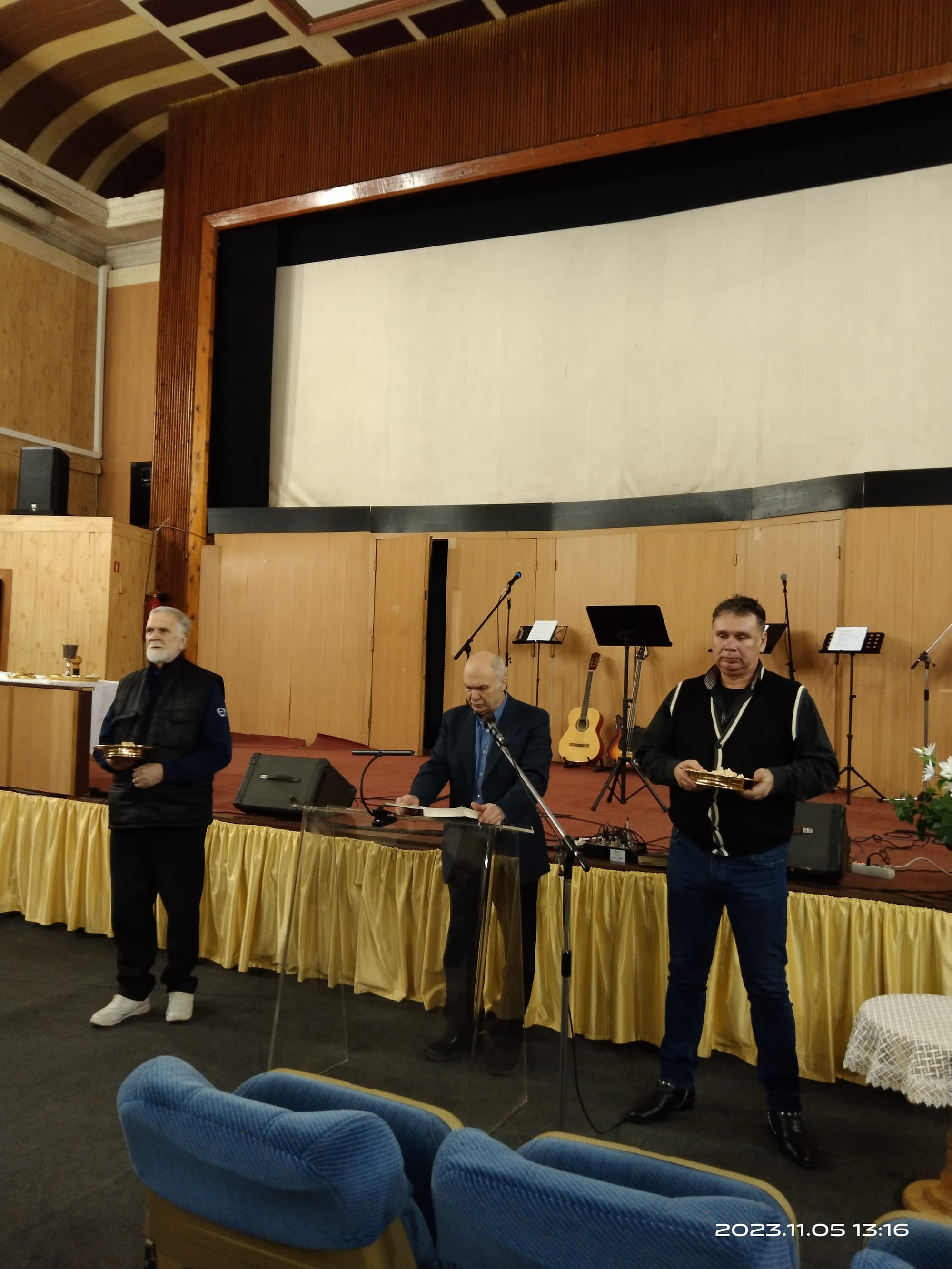 церковь в настоящем