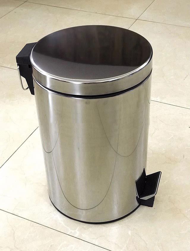 Thùng rác inox đạp chân mẫu mã đa dạng, nhiều kích thước