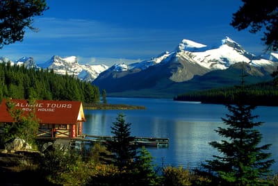15 must visit places in Canada for Pakistani travelers