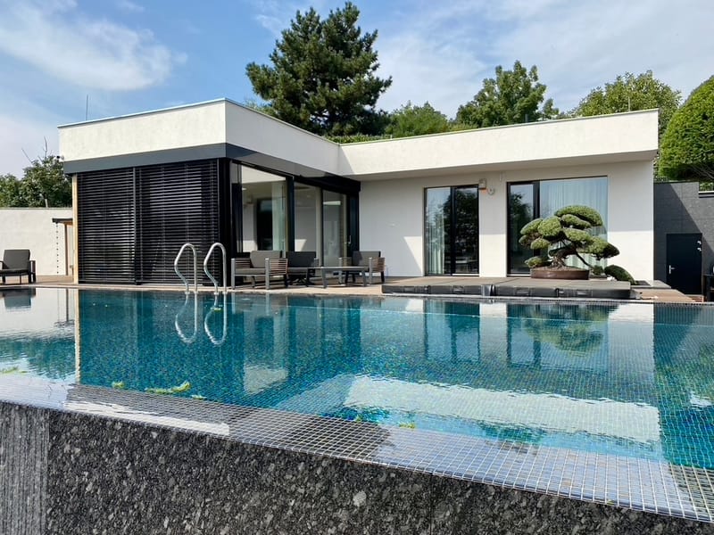 Családi házak villák  