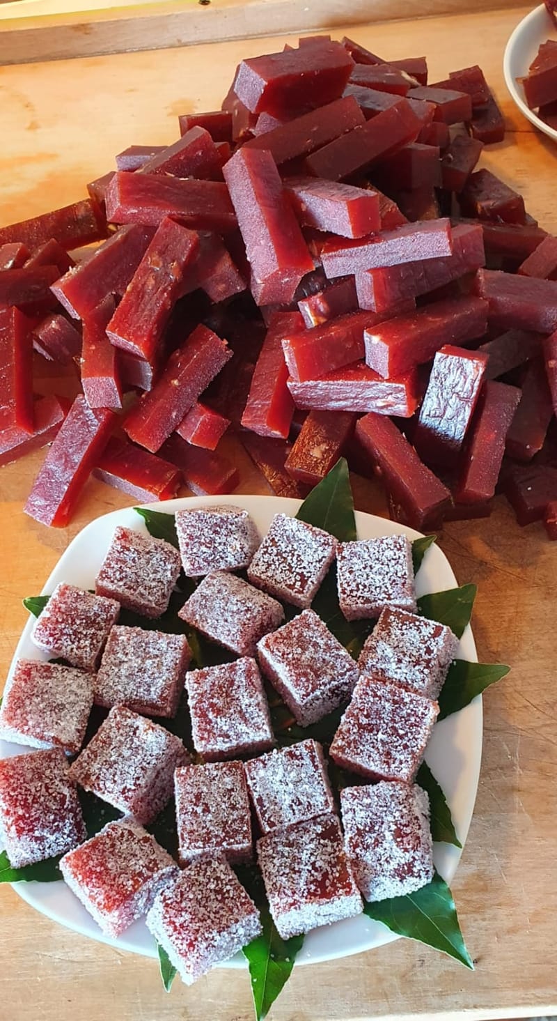 Grill u vrtu iza kuće