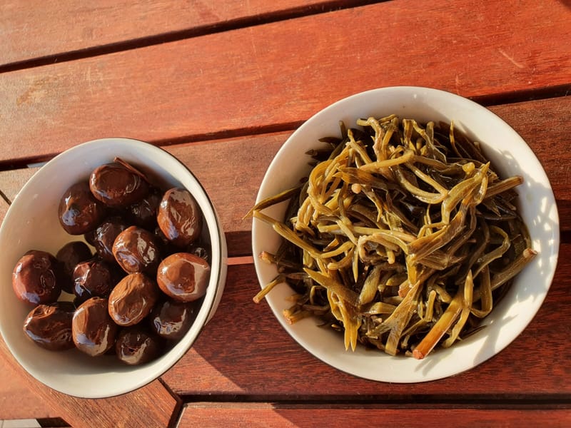 Grill u vrtu iza kuće