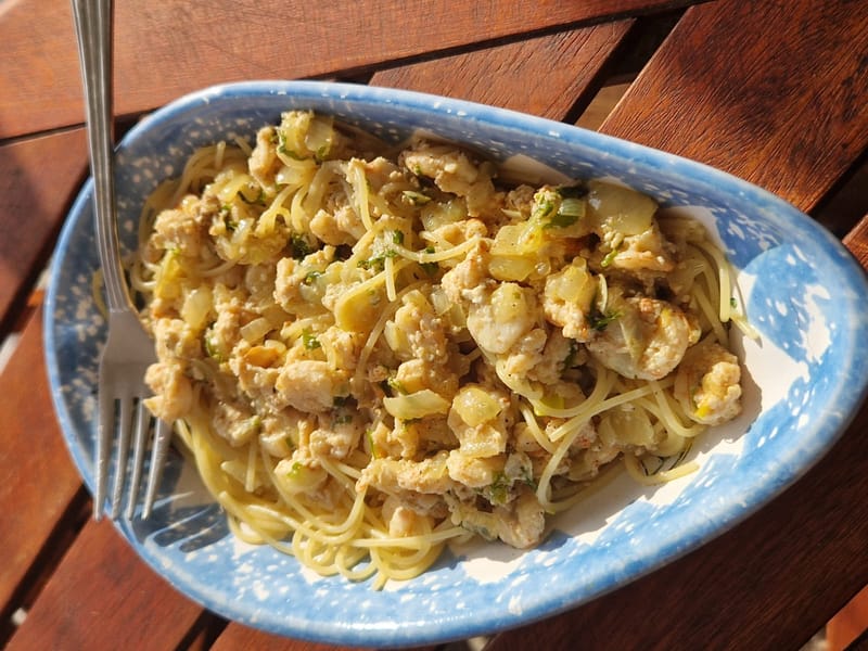 Grill u vrtu iza kuće