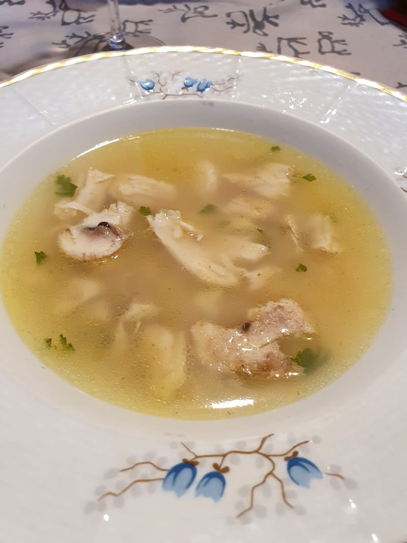 Grill u vrtu iza kuće