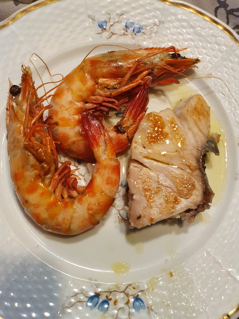 Grill u vrtu iza kuće