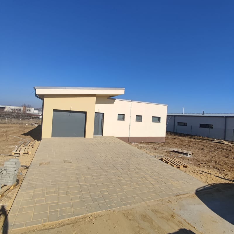 Realizácia zámkovej dlažby v okrese Nitra