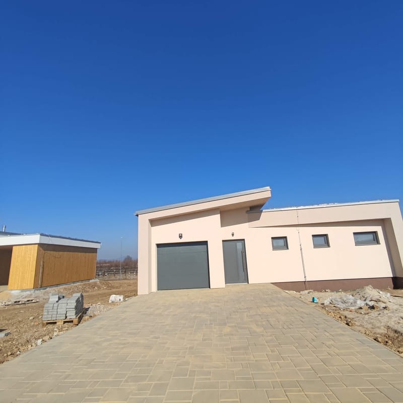 Realizácia zámkovej dlažby v okrese Nitra