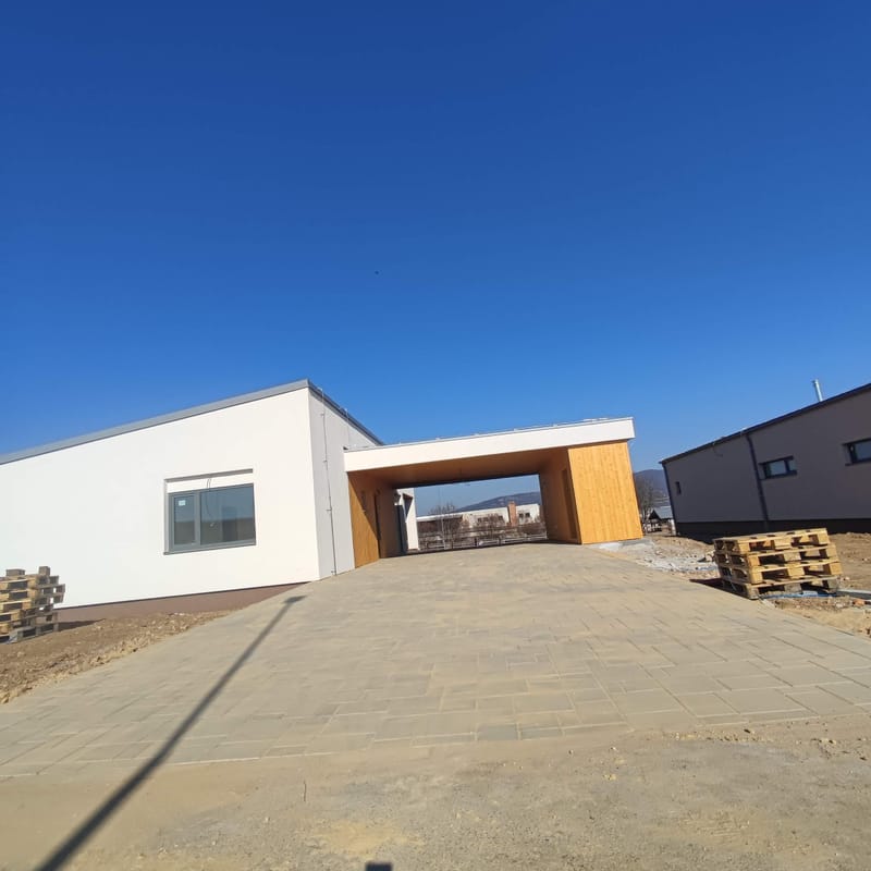 Realizácia zámkovej dlažby v okrese Nitra