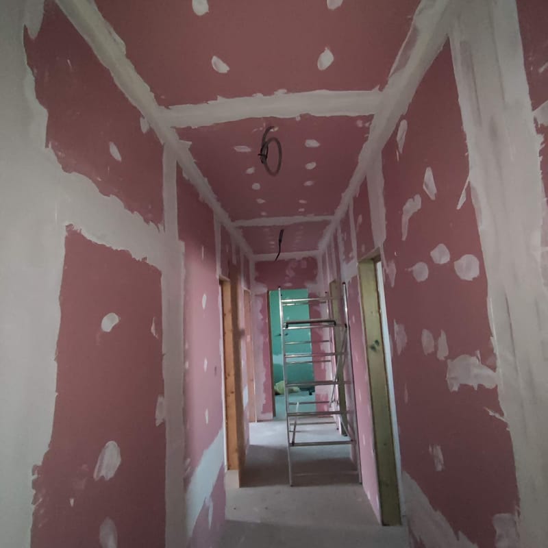 Realizácia sadrokartónových stien a stropov nedaleko Nitry