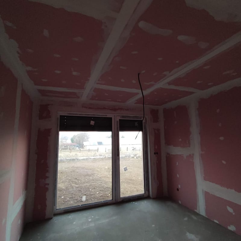 Realizácia sadrokartónových stien a stropov nedaleko Nitry