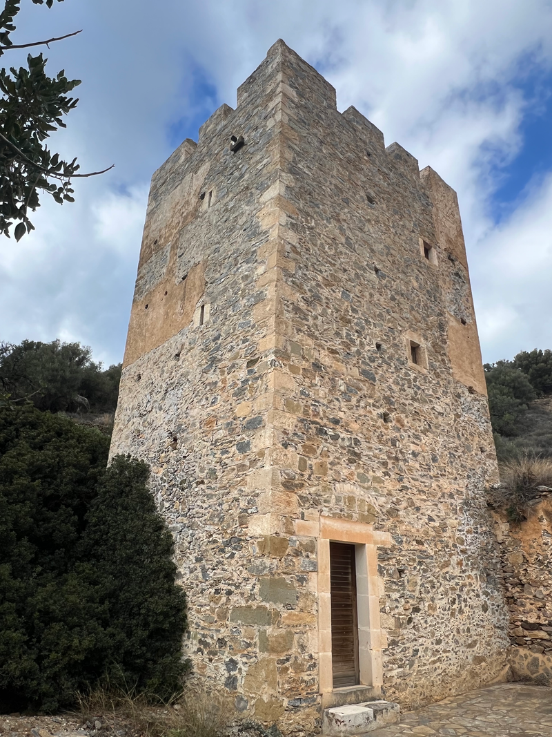 Agios Antonios Church & Venetian Tower: A Tranquil Glimpse into Cretan History