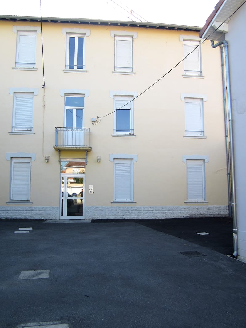 T1 bis - 30 m² - 360 € comprenant eau et nettoyage des communs