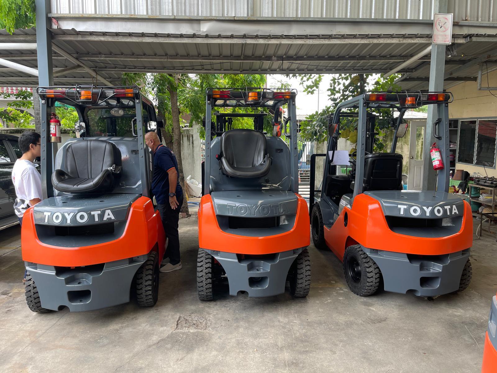 تجديد مجموعه من الروافع