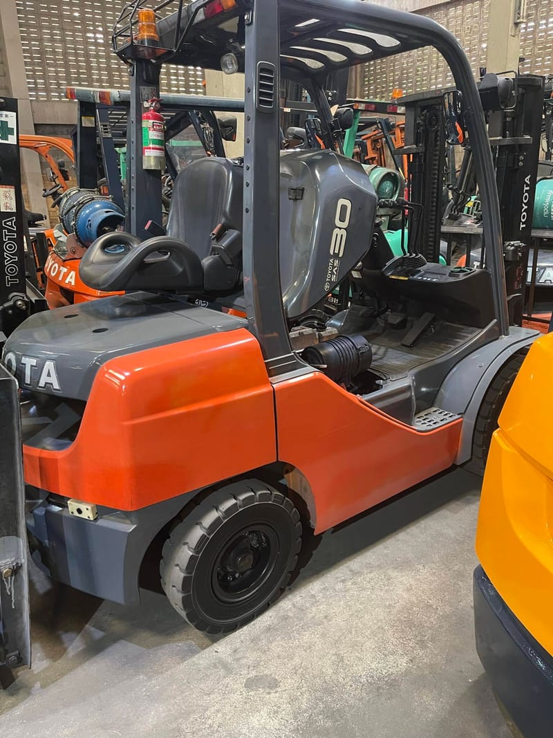 الروافع/ FORKLIFT