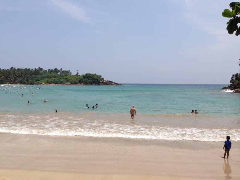 סרי לנקה - עם סכין על הצוואר