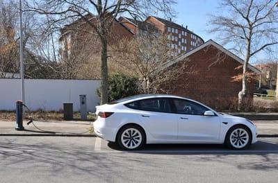 Versagt ein E-Auto auf Langstrecken? Mobilitätsprofi kontert unseren Tesla-Bericht...