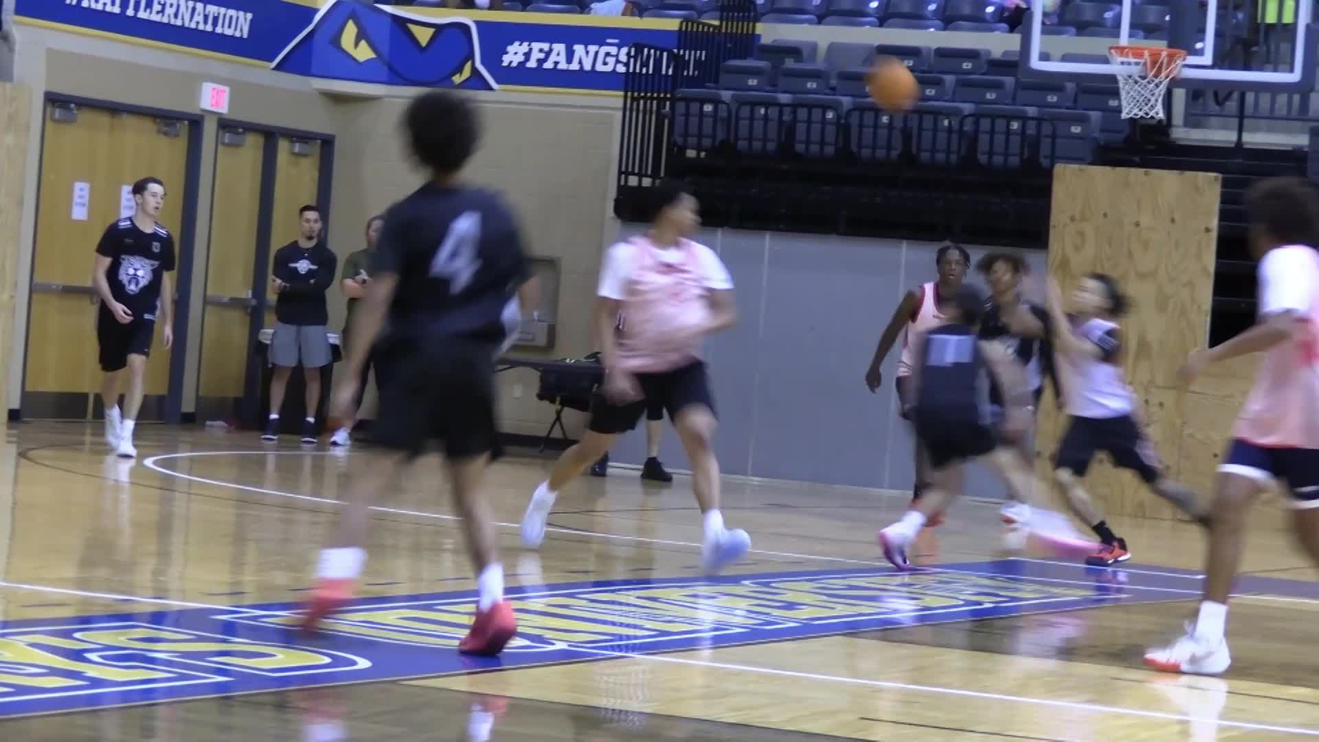 JAYMAREE BOWENS DUNK FAST TEAM BASKETBALL CAMP