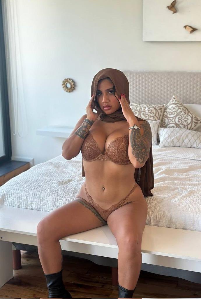 Have the hot Lucknow Escorts for jubilant amenity in the city