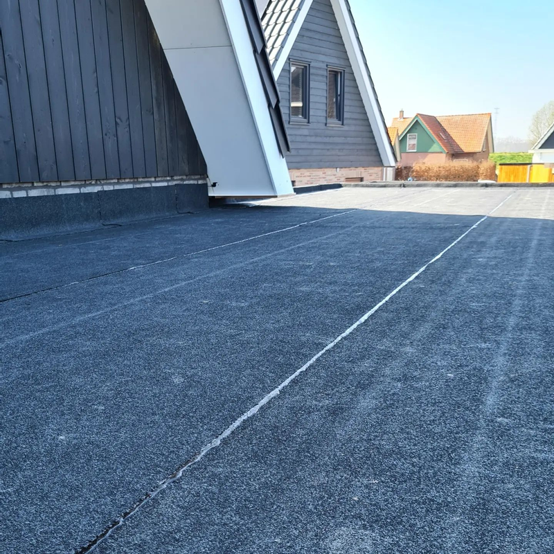 Dakrenovatie laagbouw aan woning