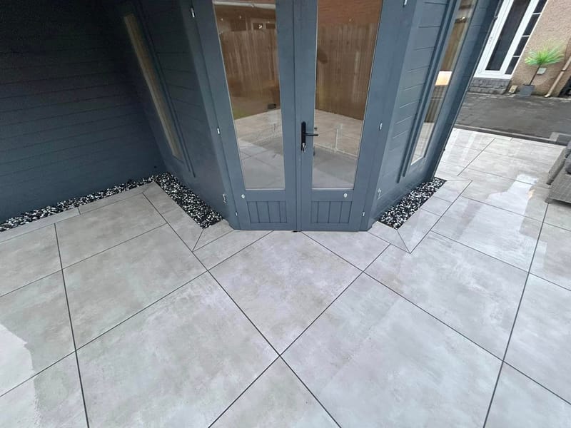 Porcelain paving & tiling