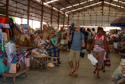 Visite du marché de Glazoué