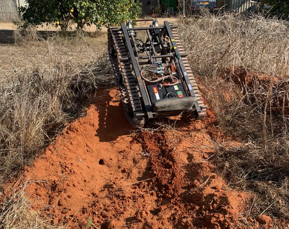 High maneuverability rc tracked platform