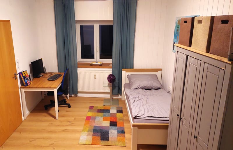 Schlafzimmer 1